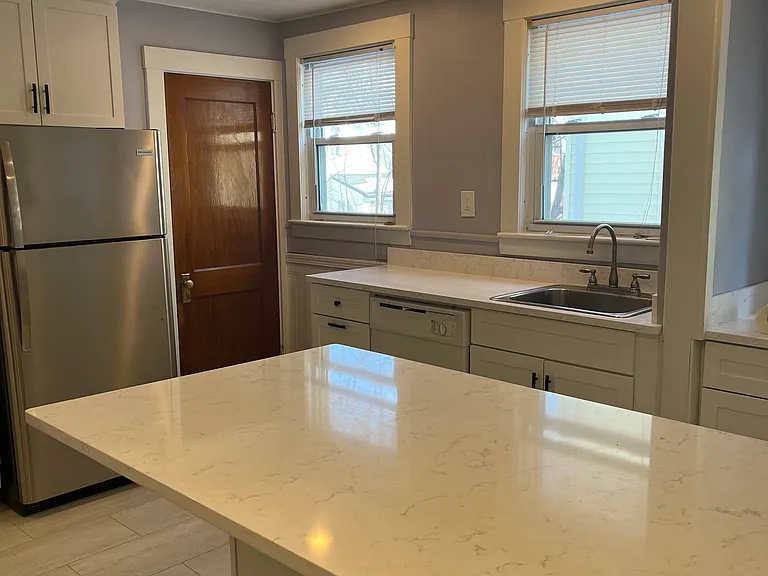 37 Irma Ave — Photo 5