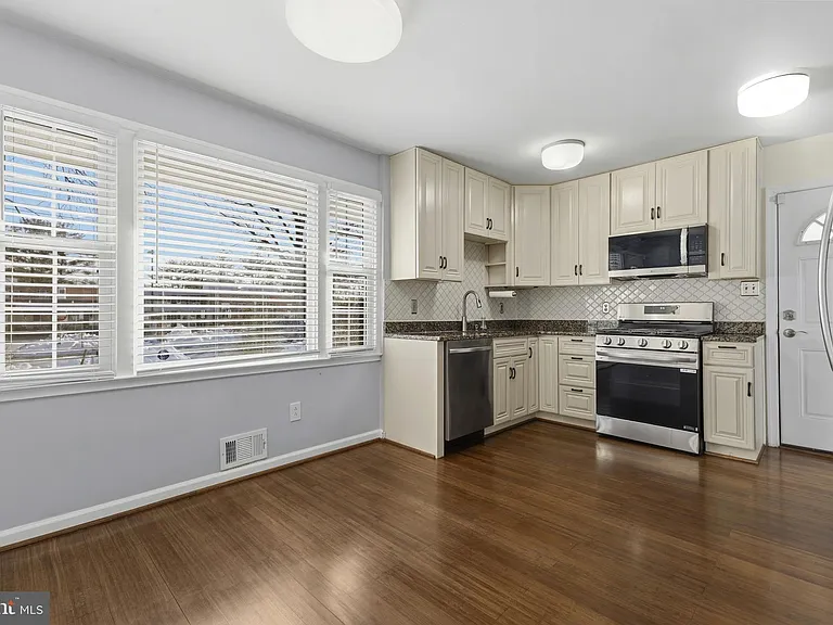 5412 Nutting Dr — Photo 6