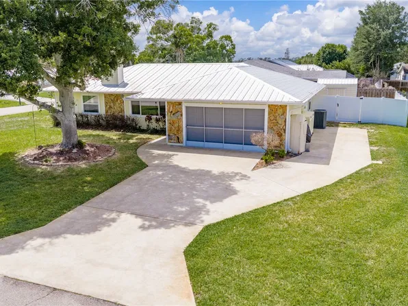 27 Sunset Dr, Sebastian, FL 32958