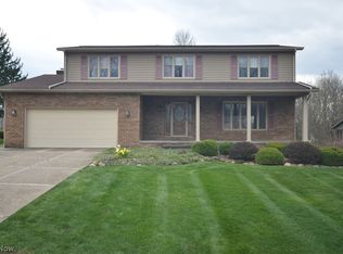 1464 Berkshire Rd, Stow, OH
