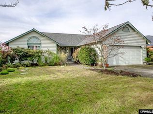 910 29th Ave, Sweet Home, OR 97386