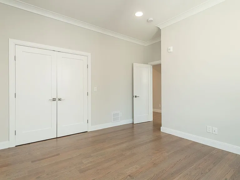 3249 Washington St #3 — Photo 6