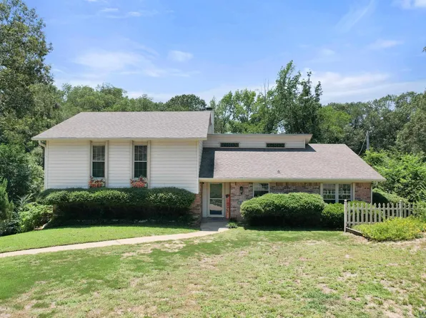 1706 Greenway St, Gilmer, TX 75644