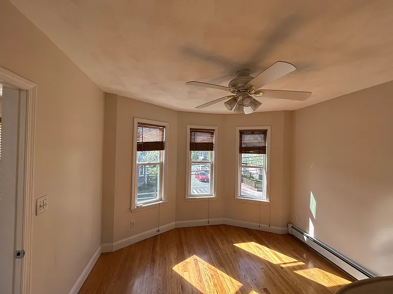 118 W Adams St #2 — Photo 7