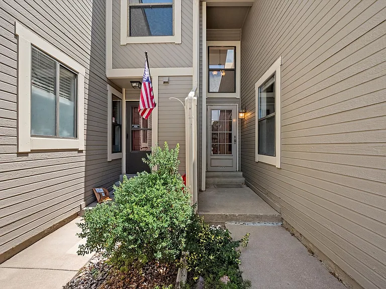 4602 S Fraser Cir #E — Photo 2