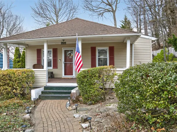 15 Dune Court, Northport, NY 11768