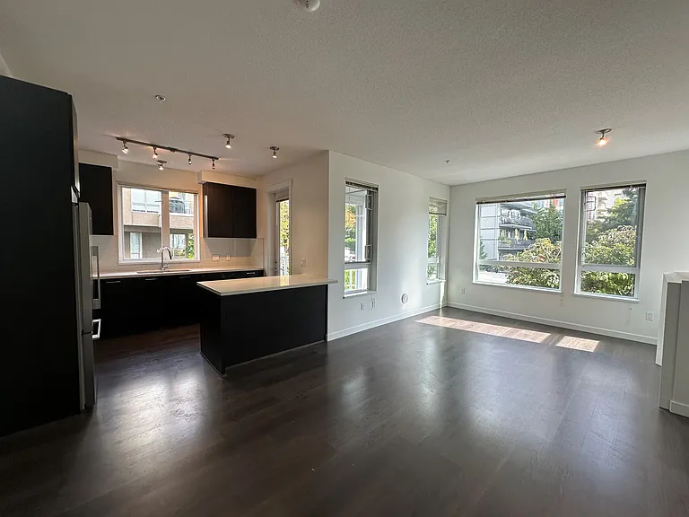 717 Chesterfield Ave #204 — Photo 3