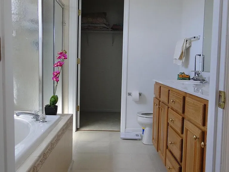 307 Laurens Way — Photo 5