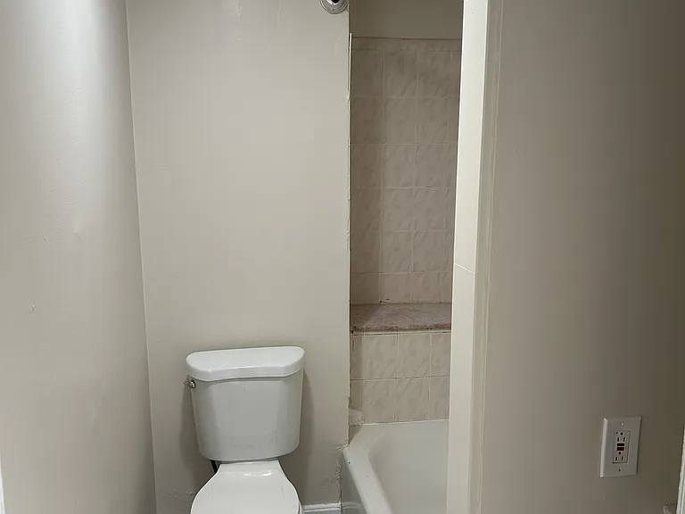 230 Pleasant St #2 — Photo 9