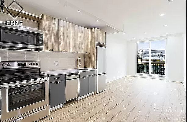 2nd image of 3412 Glenwood Rd #2D