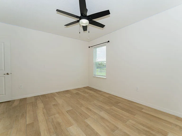 138 SW Carter Ave — Photo 34