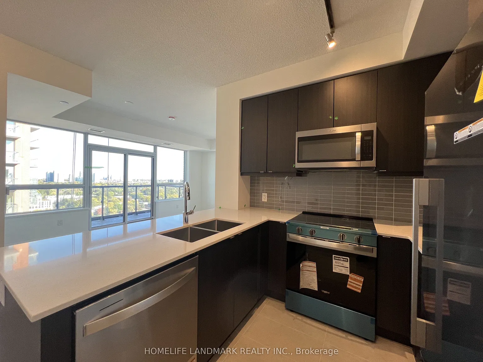 2 bed, $2,800 — Photo 3