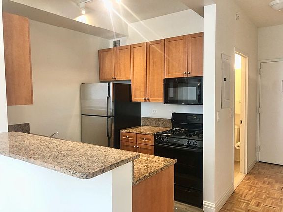 2nd image of 1500 Lexington Ave APT 11E