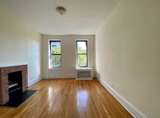 42 Perry St APT 4D, New York, NY 10014