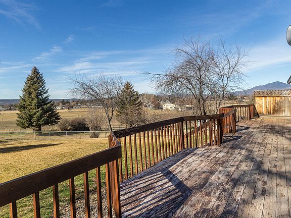 5th image of 3249 NE Yellowpine Rd