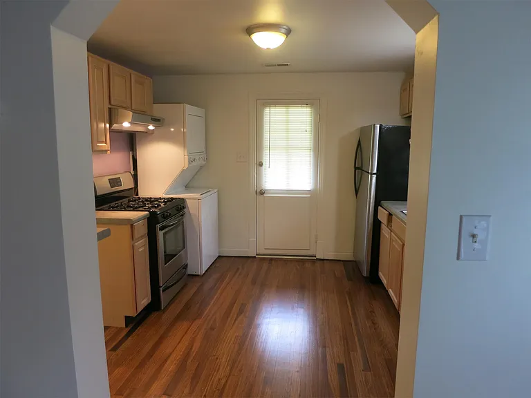 1110 Wellford St — Photo 7