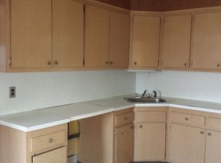 34 Maiden Ln, Inwood, NY 11096