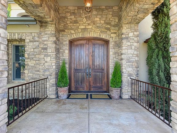 4th image of 768 Heritage Pl