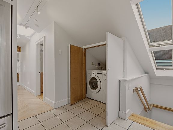 5th image of 92 Pelham St #3