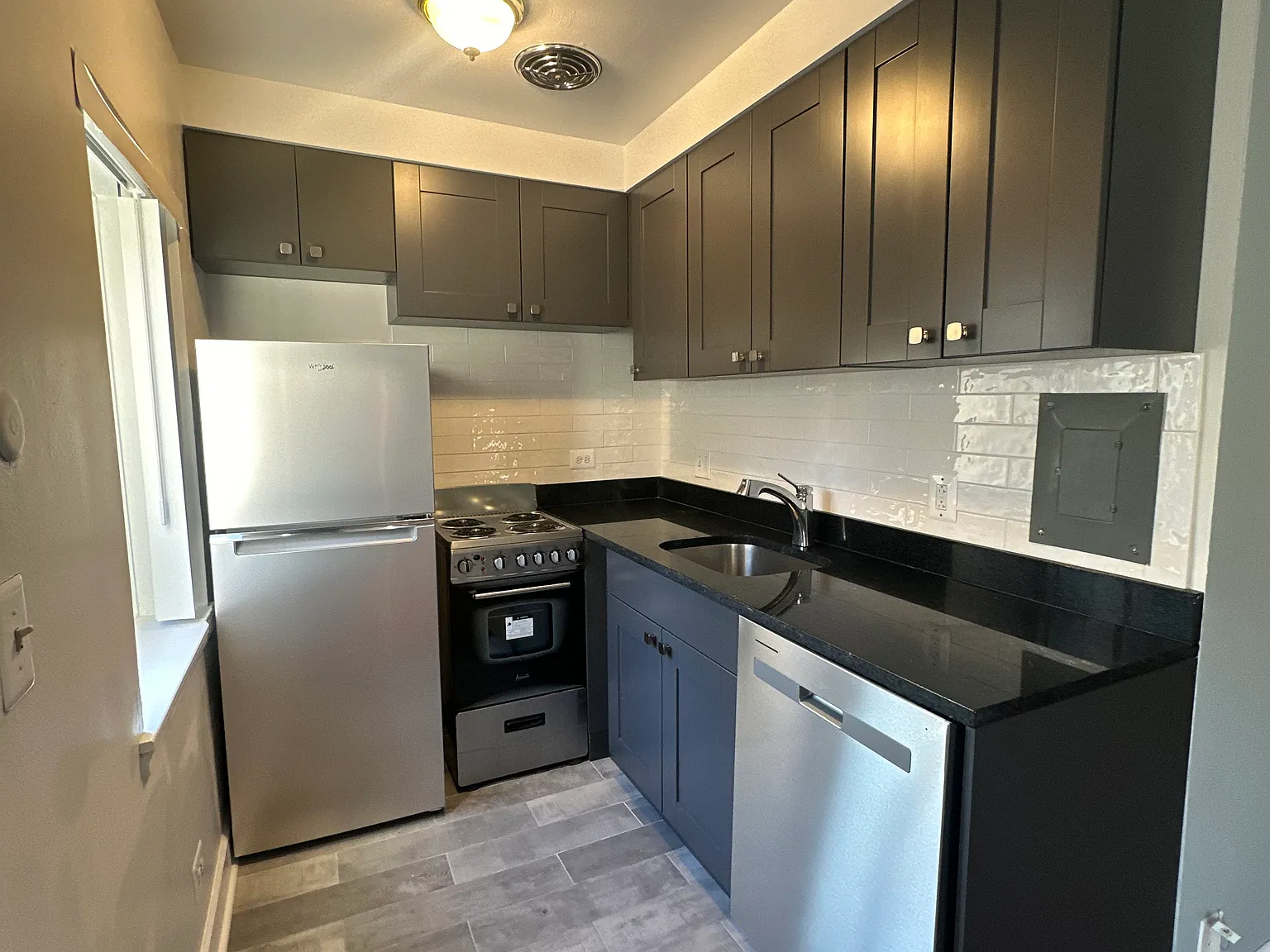 Studio, 400 sqft, $1,500 — Photo 1