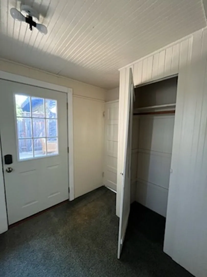 Adorable Unit Downtown - Duplex — Photo 4
