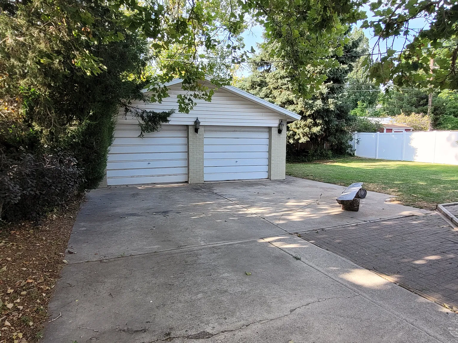 1811 E Severn Dr — Photo 2