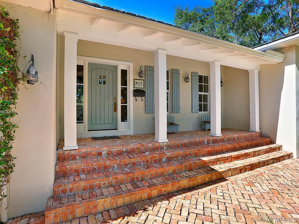 1st image of 1423 Mendavia Ave