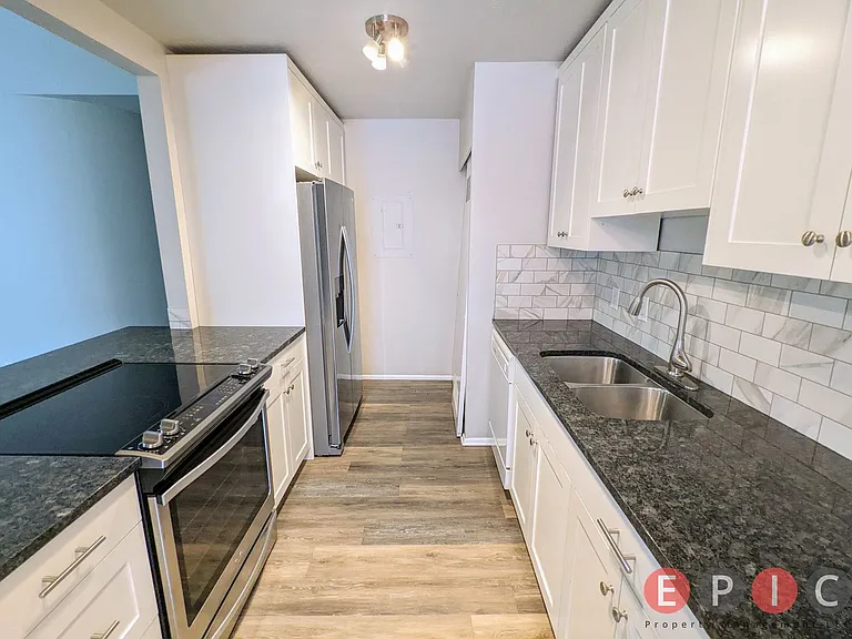 1460 E Foxboro Dr #2 — Photo 12