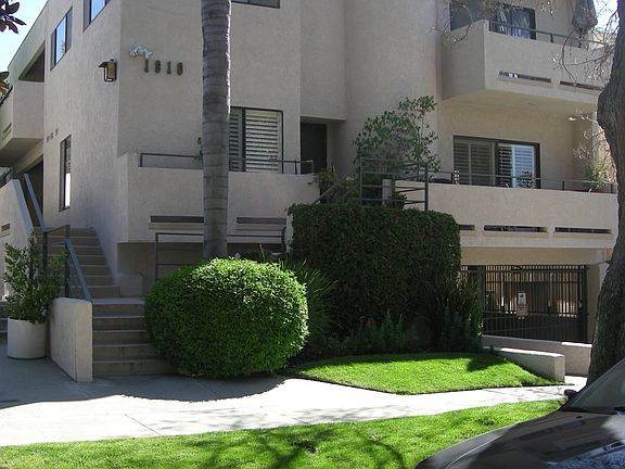 2nd image of 1910 Pelham Ave Unit 6