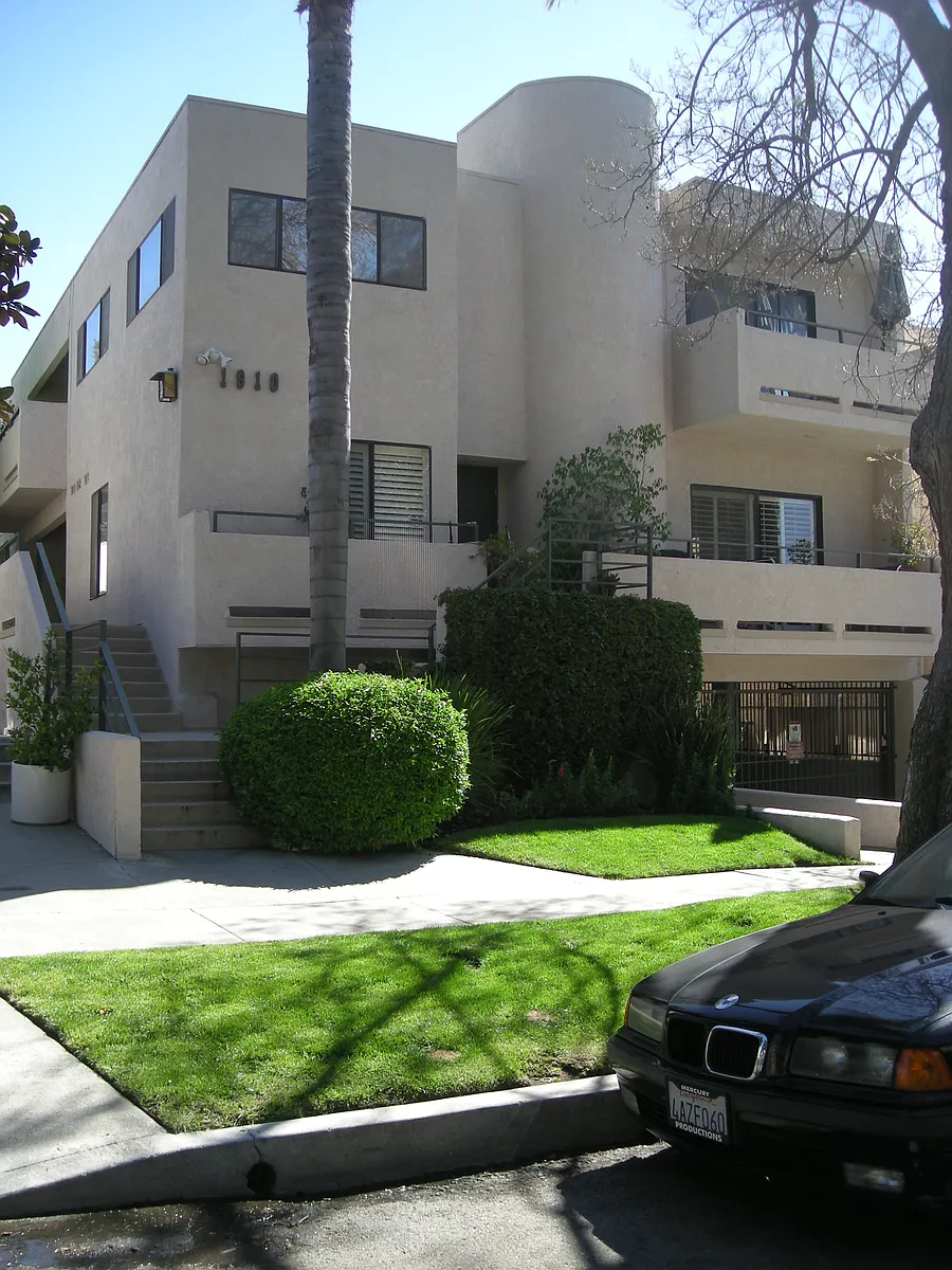 Building Photo - 1910 Pelham Ave #6