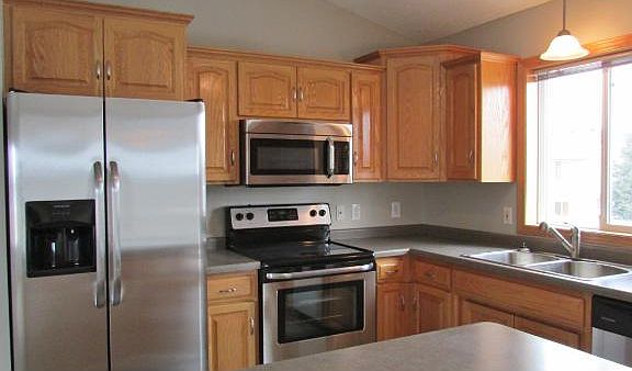 3rd image of 418 7th Ave S