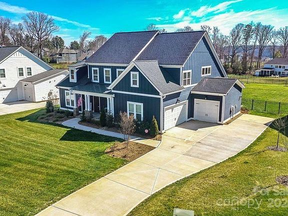 2nd image of 144 Cherry Crossing Ln