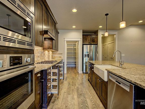5th image of 6834 N Pira Ave