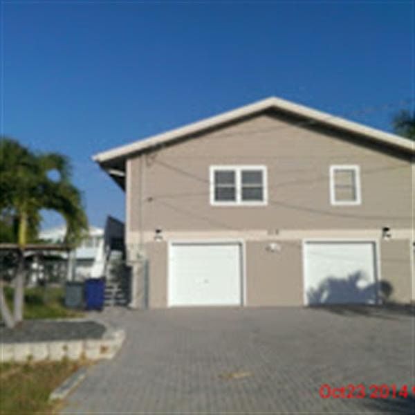 1st image of 215 Bahia Via