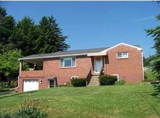 213 Hickory St, Rillton, PA 15678