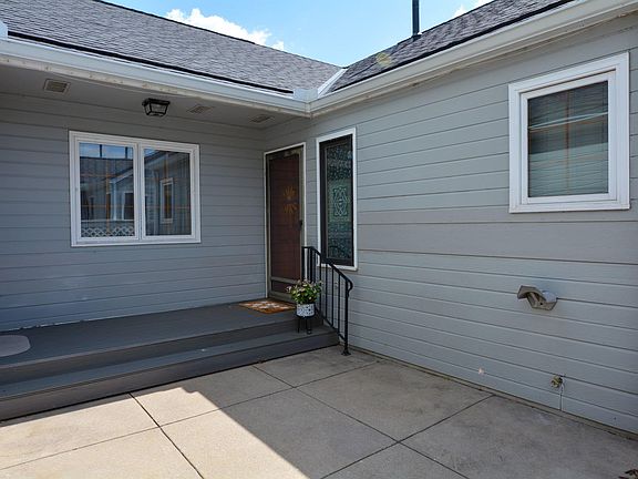 2nd image of 1034 N Bayshore St