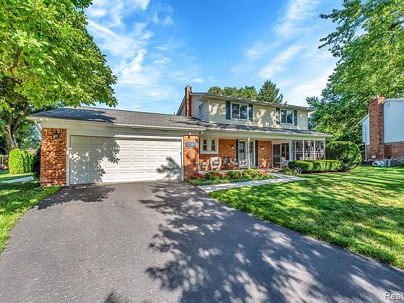 2nd image of 2809 Walmsley Circle Dr