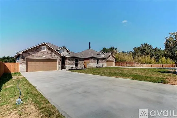3 bed, 2.0 bath, 1535 sqft, $2,100 — Photo 3