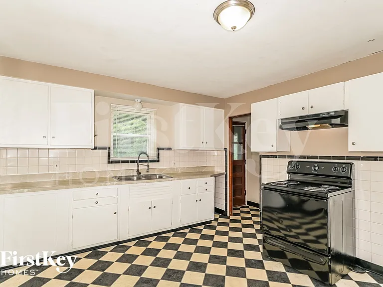 11251 Old Halls Ferry Rd — Photo 5