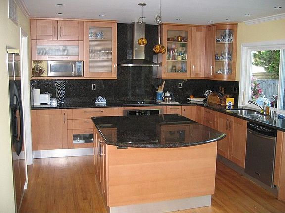 2nd image of 883 Polaris Ave