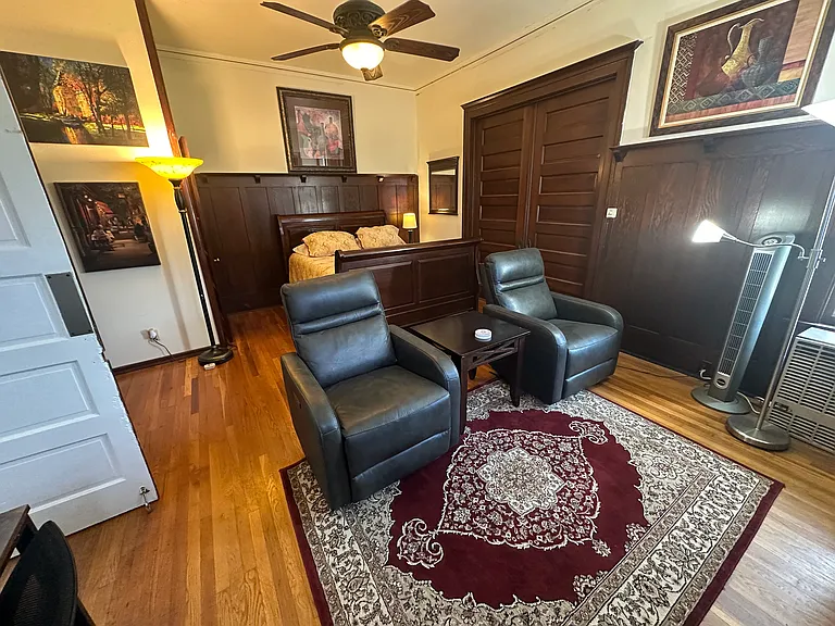 2121 Colby Ave #7 — Photo 4