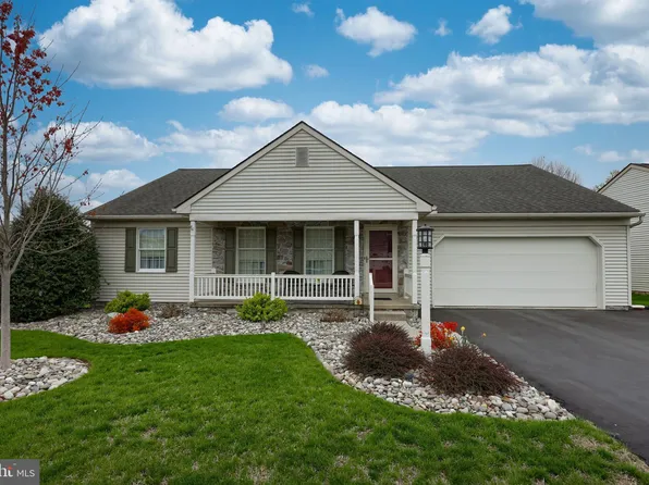 1623 Fellowship Dr, Lancaster, PA 17601