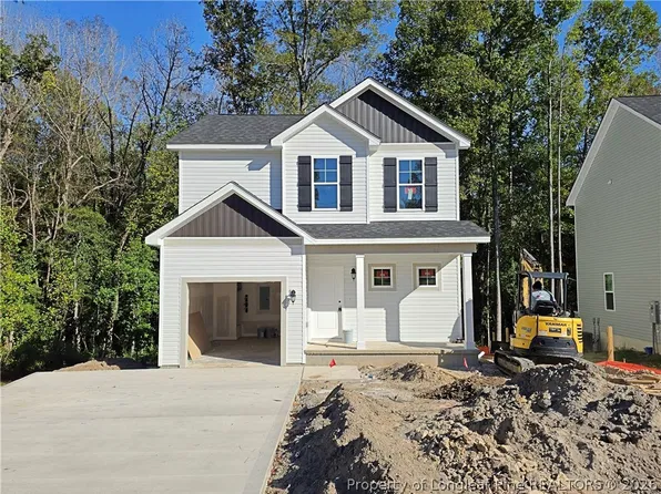 191 Appaloosa Dr, Spring Lake, NC 28390