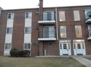 113 Elk St #112, Carol Stream, IL 60188