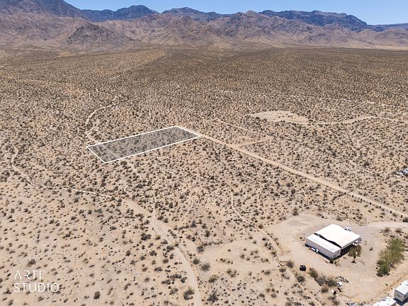 2nd image of 4 E Red Horizon Rd