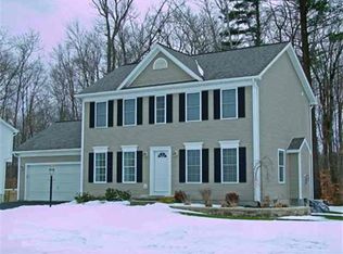 20 Goldfield Ln, Clifton Park, NY 12065