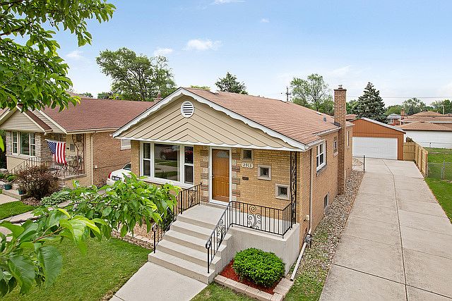 1st image of 2913 W 100th St