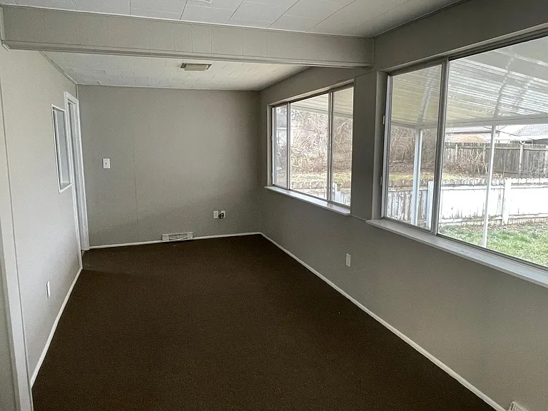 1729 Windemere Dr — Photo 12