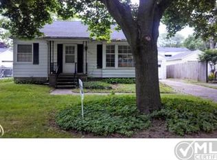 834 N 6th St, Saint Clair, MI