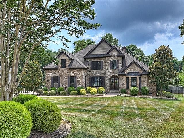 1st image of 121 Knox Haven Ln